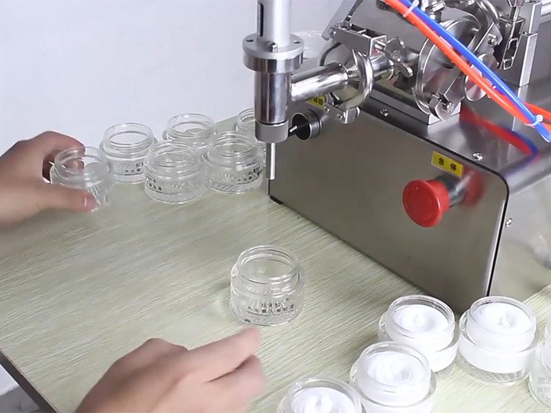 半自动液体灌装机及其应用
